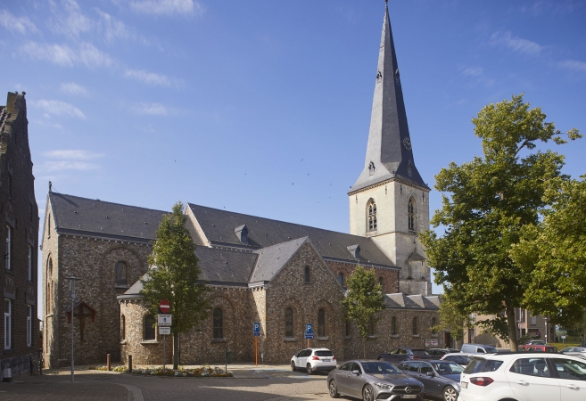 De St-Odulphuskerk staat centraal in het centrum van Borgloon. (Foto: OE, Kris Vandevorst)
