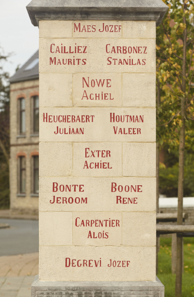 Het monument eert de gesneuvelde inwoners van Alveringem. (Foto: Kris Vandevorst, OE)